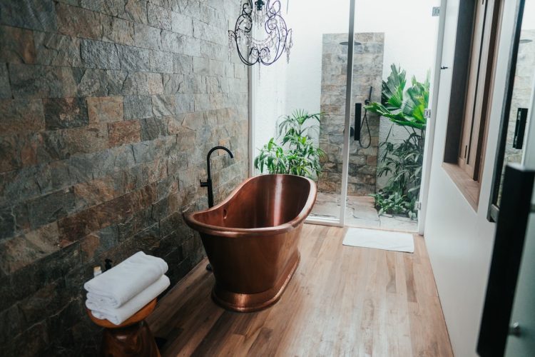 7 Advantages of Copper Tubs and How They Can Benefit Your Home