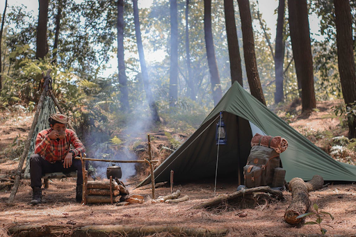 8 Camping Essentials You Must Have When You Go Camping